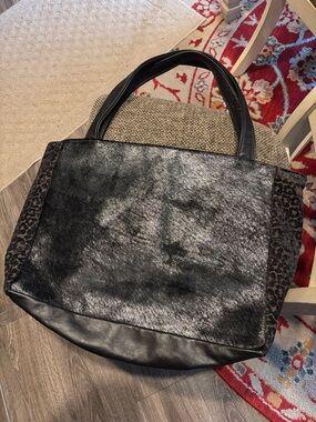 New Keep It Gypsy tote or weekender bag! 🖤